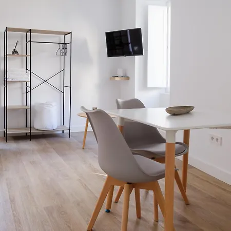 Apartman Moderno Estudio En El Casco Viejo De *